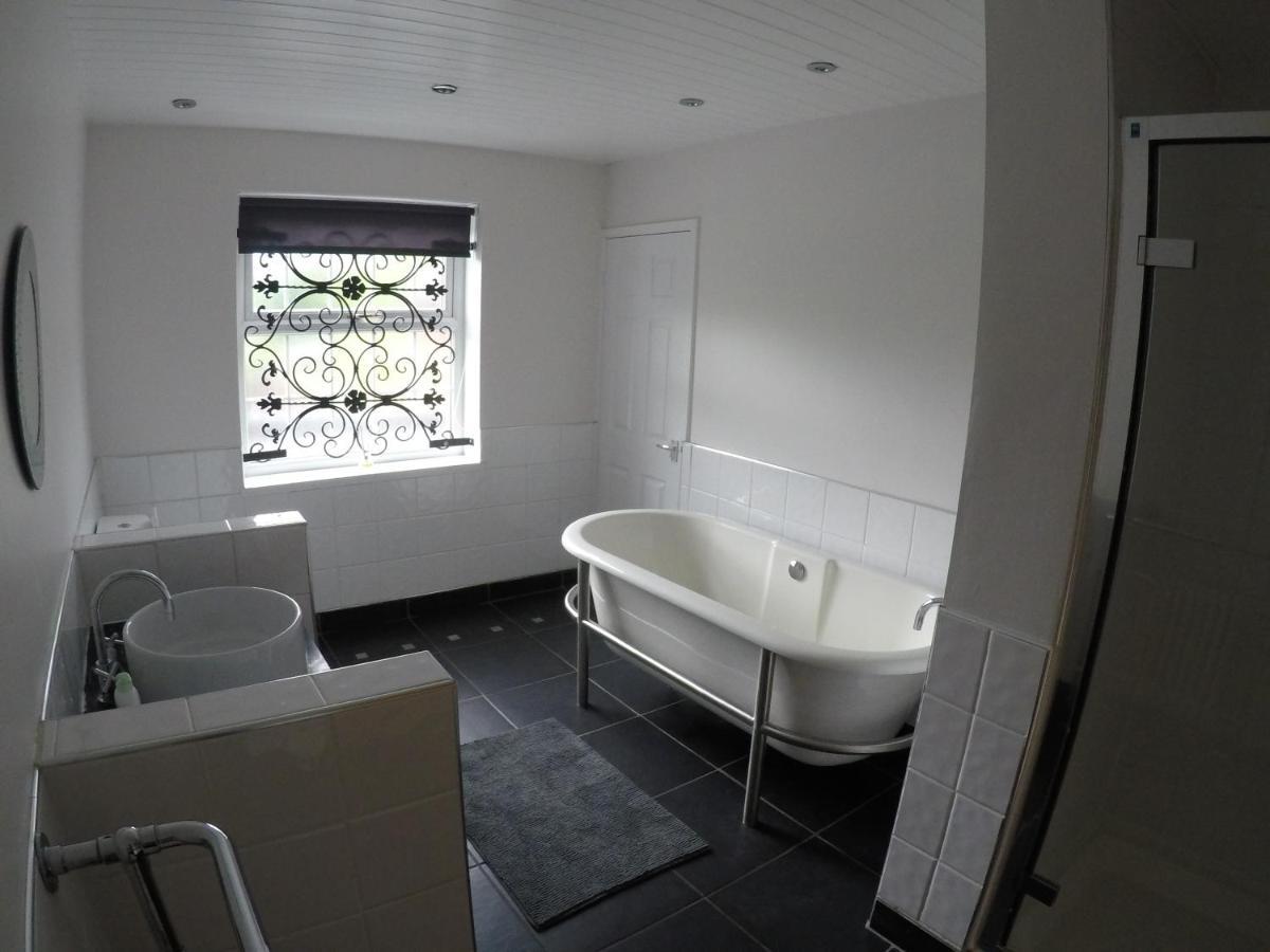 The Boathouse Wylam Hotel Buitenkant foto