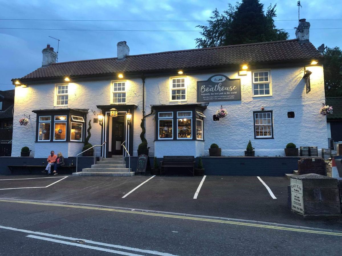 The Boathouse Wylam Hotel Buitenkant foto